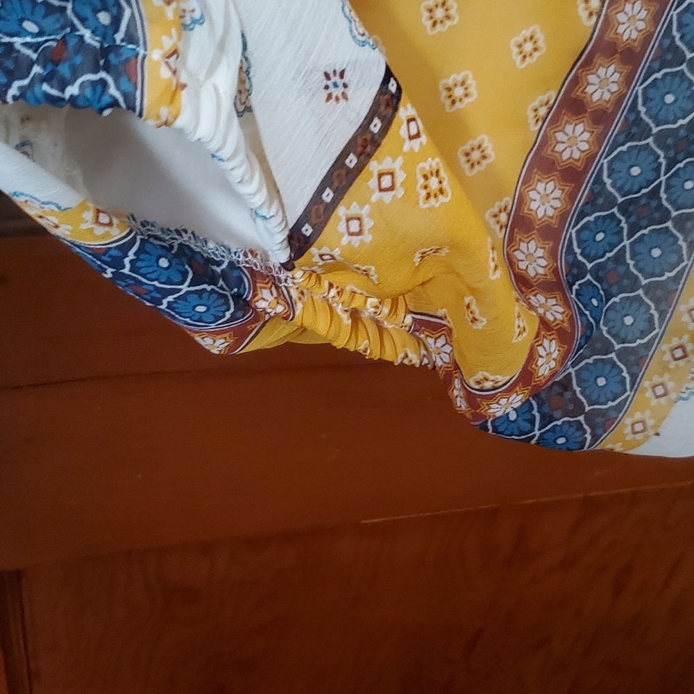 Top - Picture 2 of 5